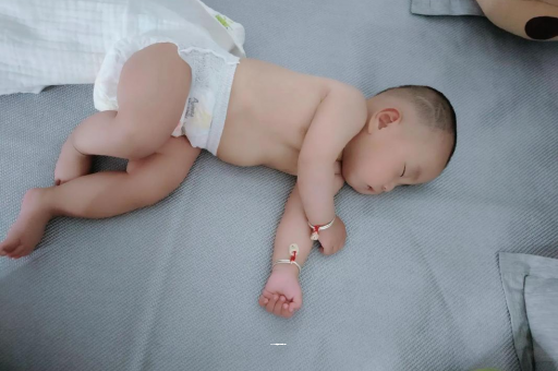铁岭宝宝积食发烧怎么处理